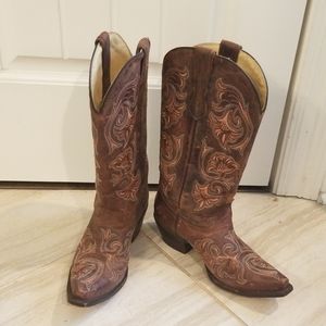 Corral boots